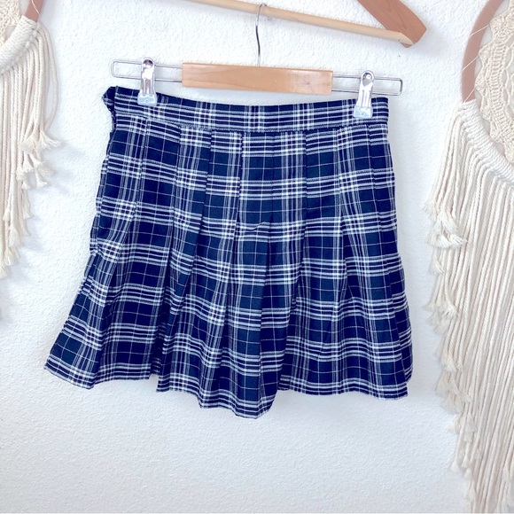 Fashion navy blue and white shorts lined pleated schoolgirl style mini skirt - Picture 4 of 5